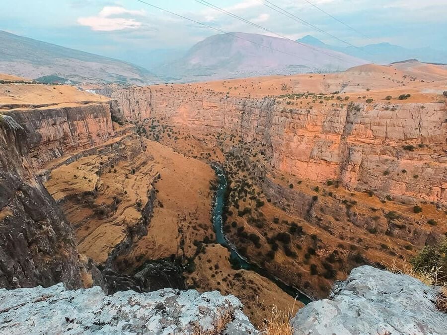 A beautiful mountain gorge in Iraqi Kurdistan, viewed from above.