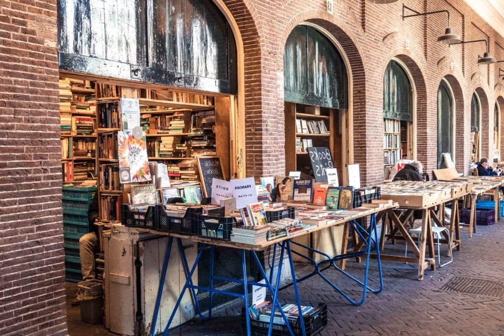 A guide to the best second hand book market in Amsterdam. Oudemanhuispoort: a secret covered passage in the heart of the Dutch capital, the Netherlands