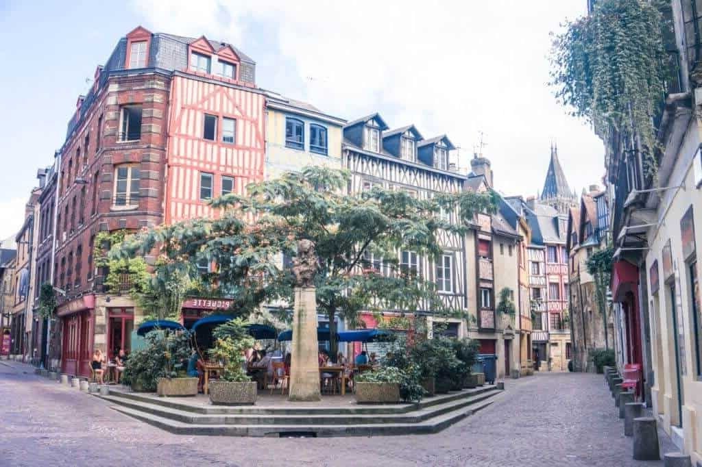 Best things to do in Rouen, Normandy, Northern France! Acitivites, places to go and history to see in Rouen.